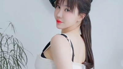 검정 브라팬티 스타킹 겨우디 룩북
